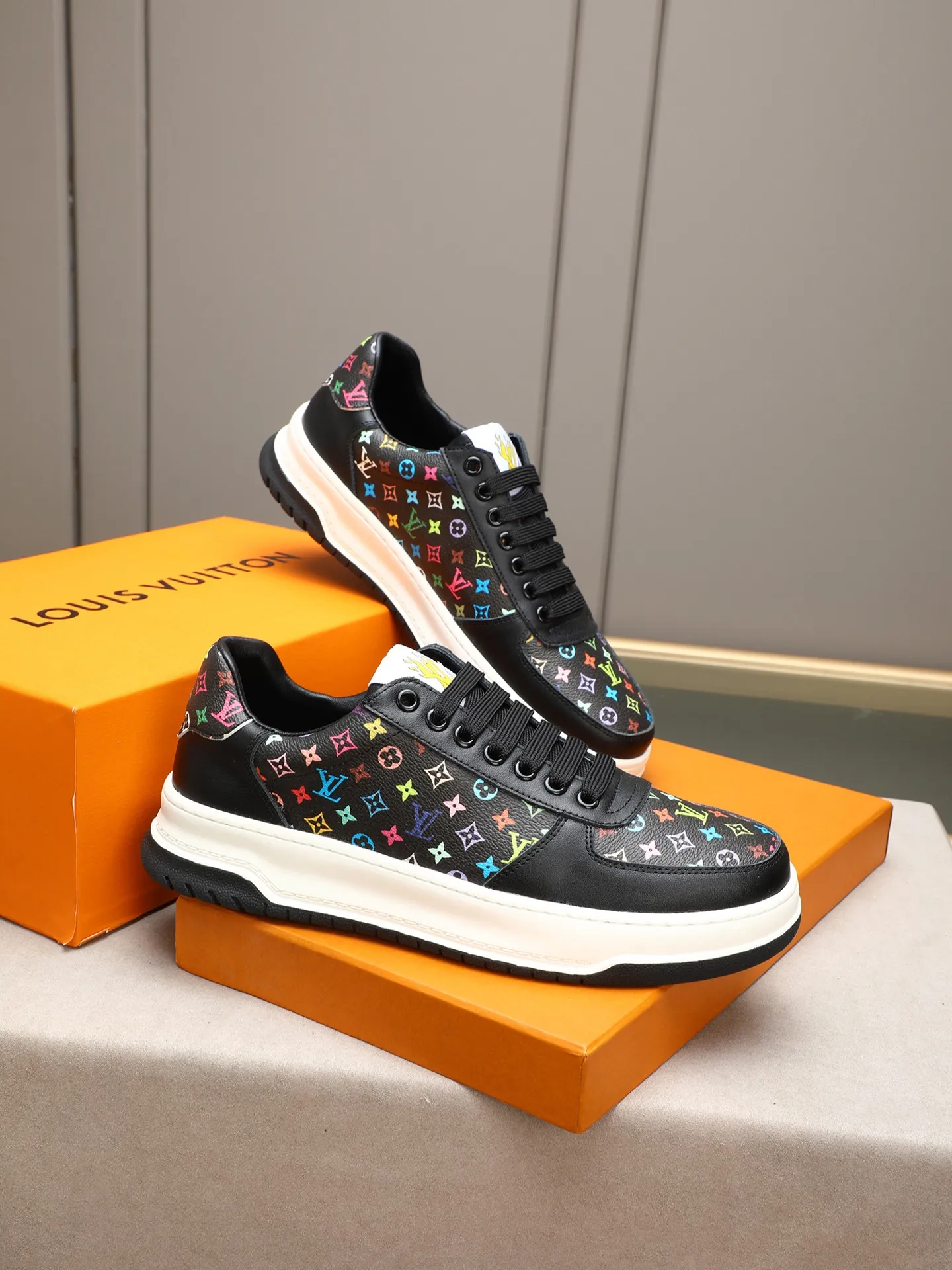Mainly recommended model 👍👍👍P400 LOUIS VUITTON [Luden Yiwei] - LV upper imported first-layer cowhide combined with LV classic materials 🇩🇪 imported leather lining ➕ non-slip and wear-resistant outsole. Every man's identity is reflected in his elegant and stable upper shoes🚶🏻🚶🏻📯 No matter the wind or rain, the shoe last remains unchanged and can stand the test of time🔍️. ——Code number: 38-44 (45 can be customized)
